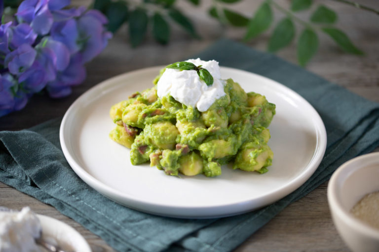 Gnocchi Con Crema Di Piselli, Pancetta E Stracciatella | Vasa Vasa Kitchen